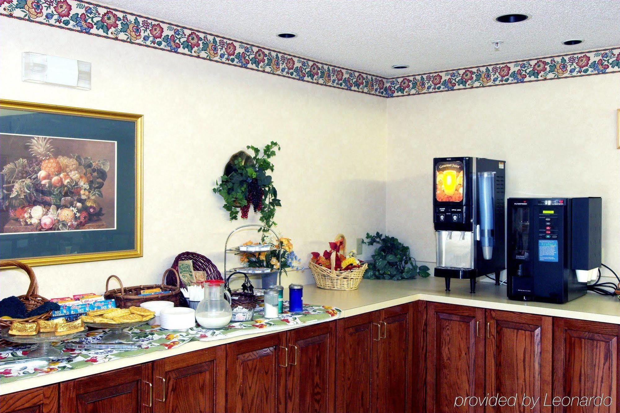 Days Inn By Wyndham Burlington East Haw River Restoran gambar